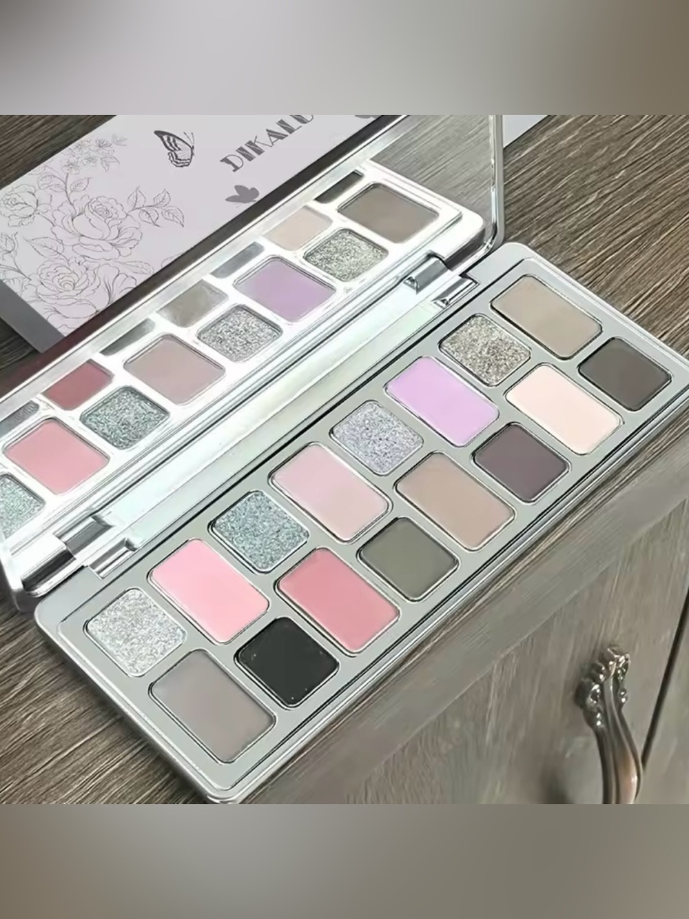 Kohl's Pink & Silver 16-Shade Eyeshadow Palette
